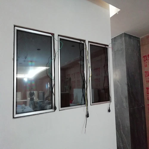 湖南湘潭某综合楼32寸广告机展示项目